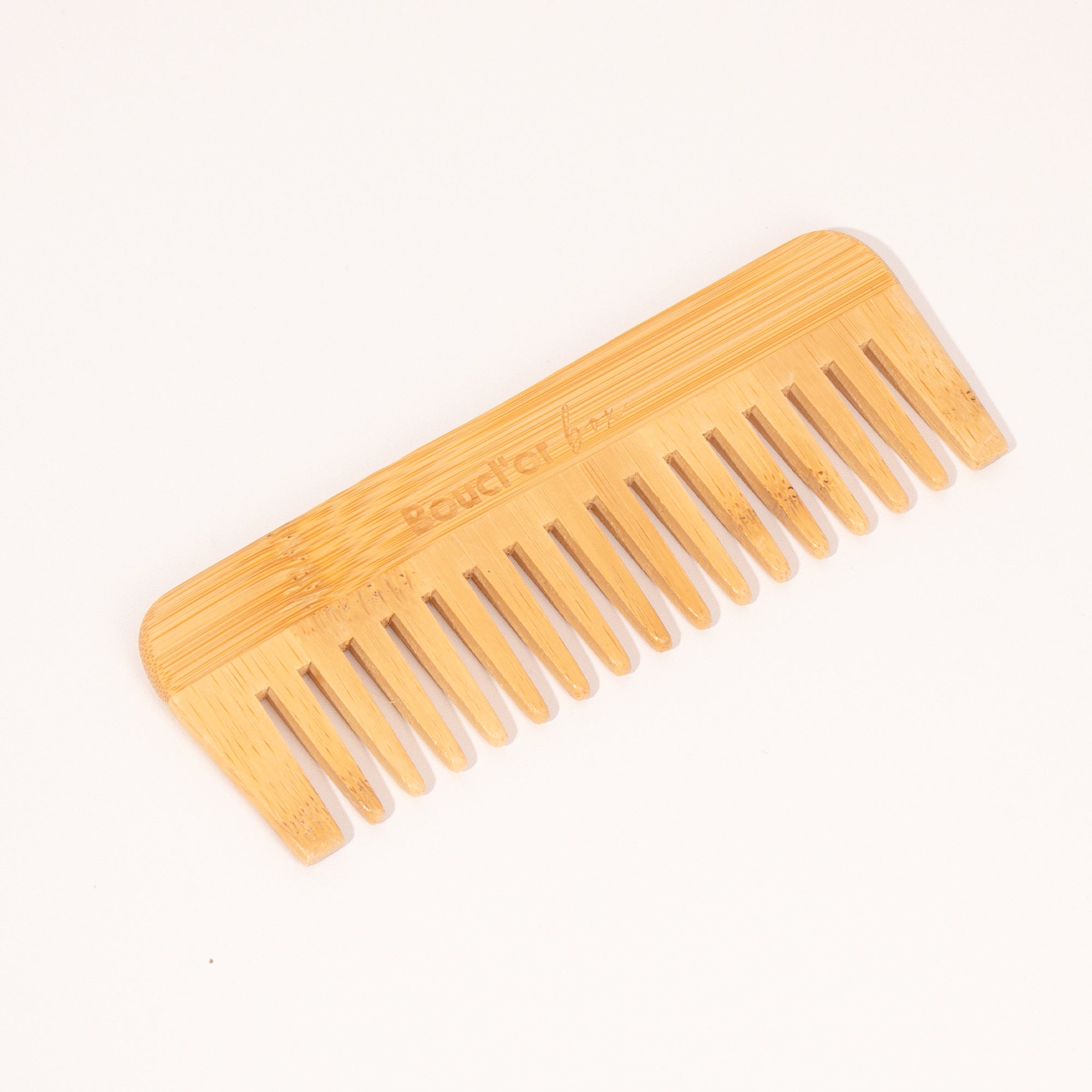 Peigne à dents larges en Bois pour Cheveux Bouclés – BOUCLOR BOX
